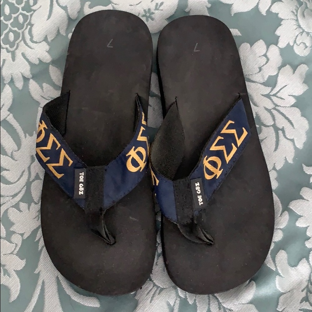 Phi sigma sigma flip flops